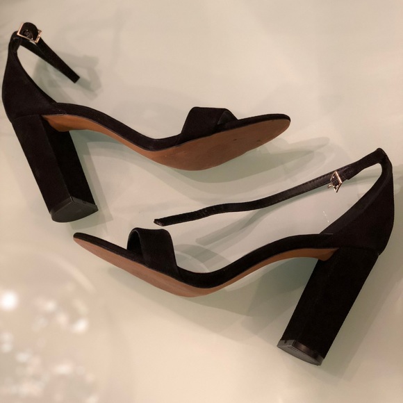 Woman’s Vince Camuto - Picture 5 of 5